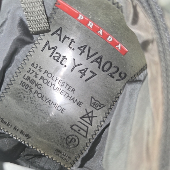 Stylish Small Vintage Authentic Prada Black & Gray With Red Accent Nylon Handbag - Picture 6 of 8